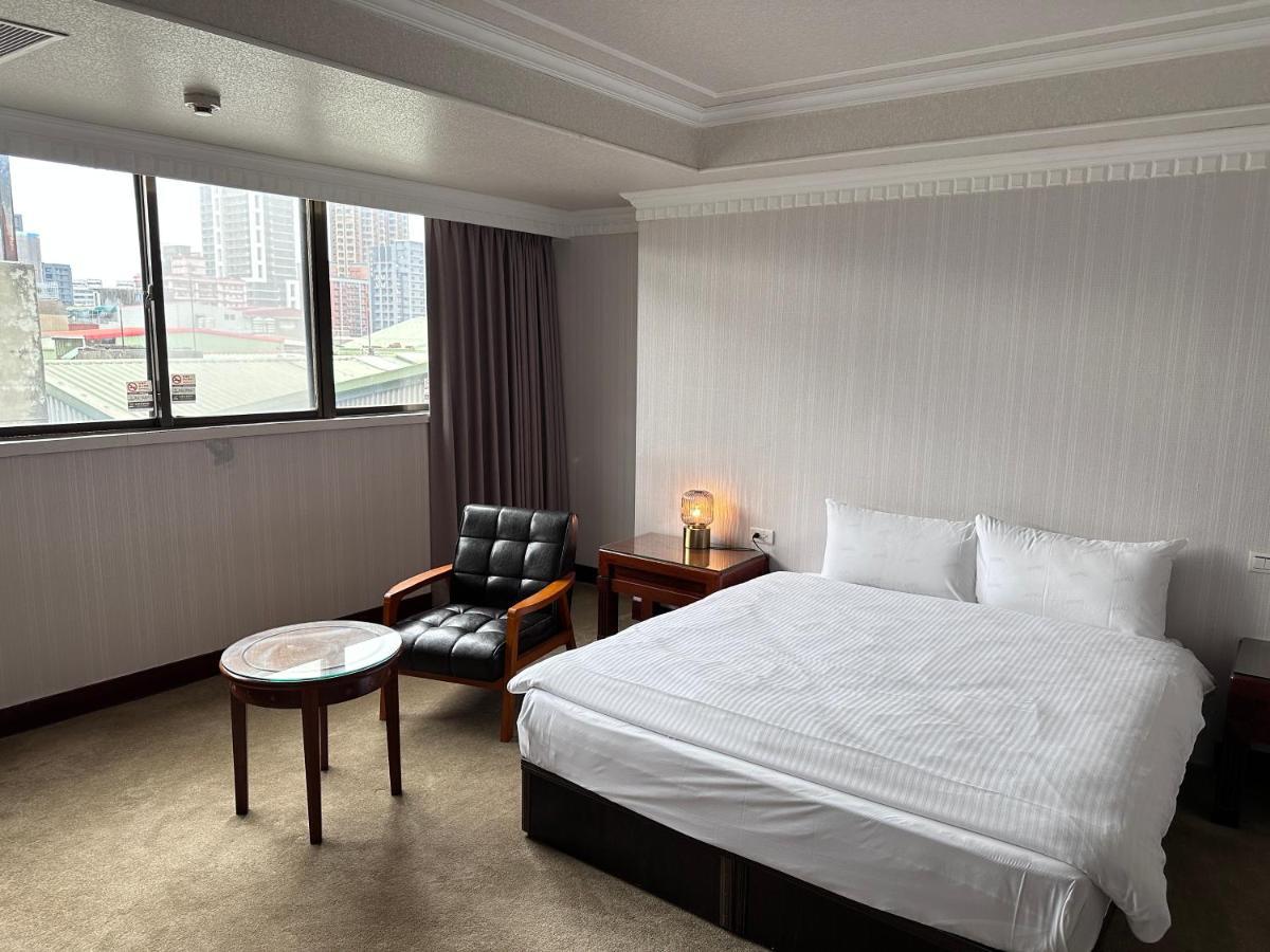Meworld Hotel - Sanchong تايبيه المظهر الخارجي الصورة
